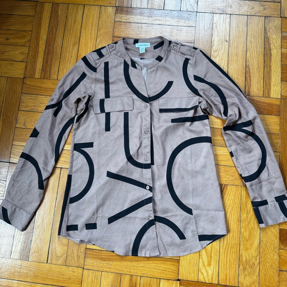 Calvin Klein Brown and Black Graphic Women’s Shirt